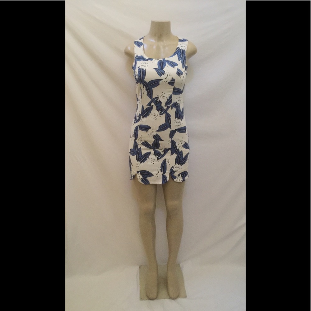 loveriche Size Medium Tropical Floral Print Dress